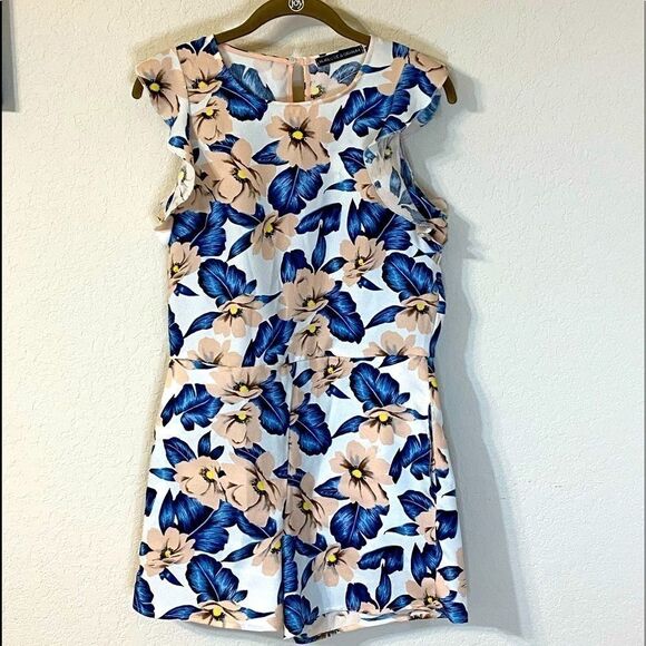 Harlowe & Graham Floral Romper - Picture 2 of 8